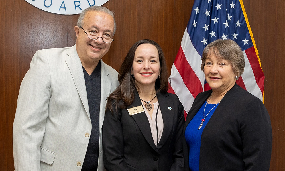 Marvi Matos standing in between her mentor Frank Zimone and her mom Marvi Rodriguez Zayas